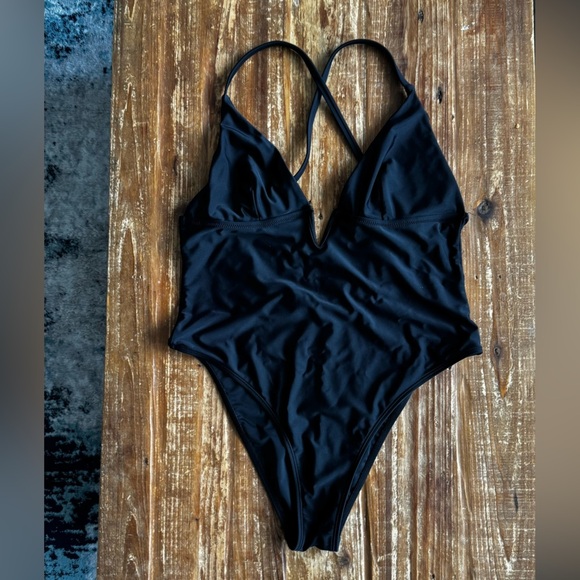 CUPSHE One piece swimsuit Deep V Neck Crisscross Back Adjustable Strap - Picture 7 of 9